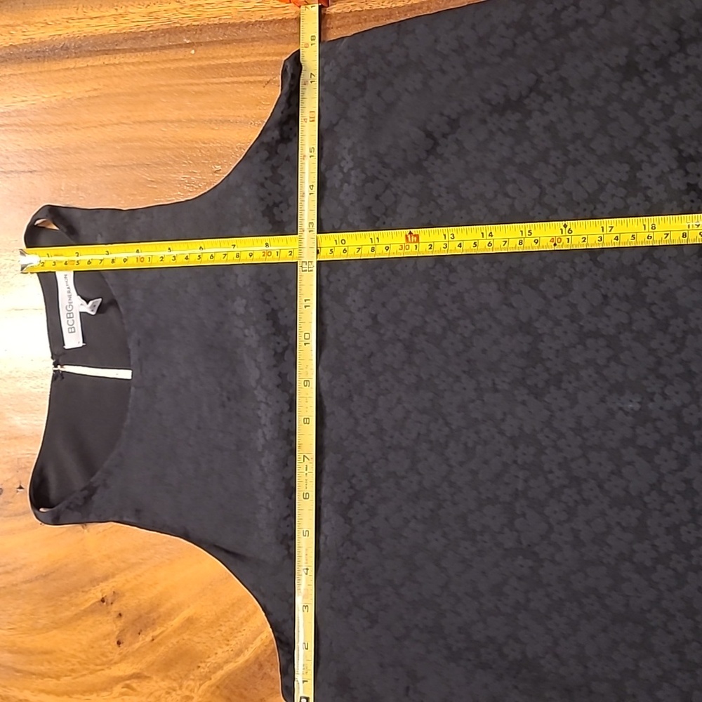 BCBGeneration  DRESS size 4 - Picture 4 of 8
